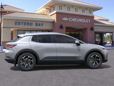 New 2026 Chevrolet Equinox EV LT image 29