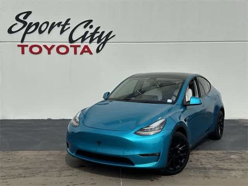 Used 2021 Tesla Model Y Long Range image 1