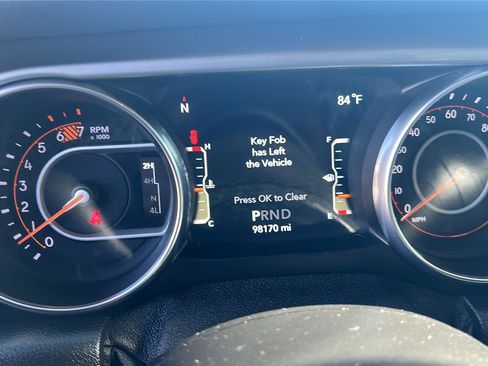 Used 2021 Jeep Wrangler Unlimited Sahara w/ Uconnect 4C Nav & Sound Group AWD/4WD image 12