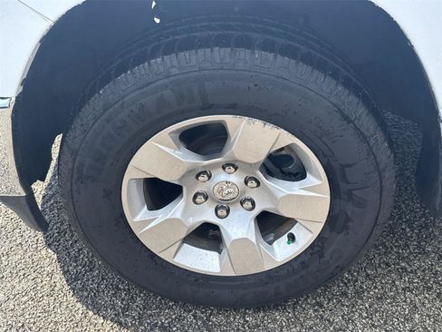 Used 2022 RAM 1500 Big Horn RWD image 10