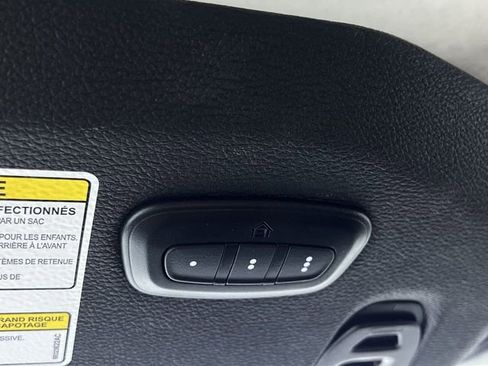 Used 2023 Jeep Gladiator Overland image 35