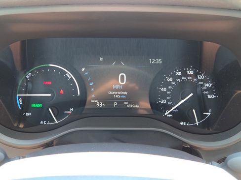 Used 2025 Toyota Sienna XLE image 30