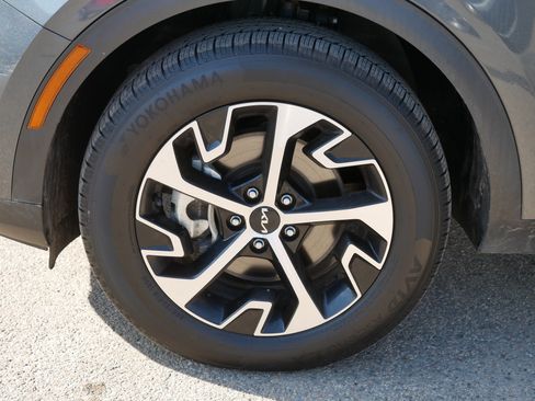 Certified 2023 Kia Sportage EX w/ EX Premium Package image 15