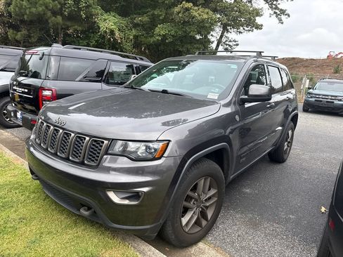 Used 2016 Jeep Grand Cherokee Laredo 75th Anniversary AWD/4WD image 5