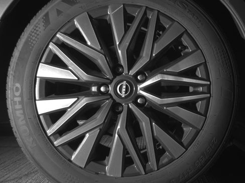 Used 2025 Nissan Altima 2.5 SV image 15