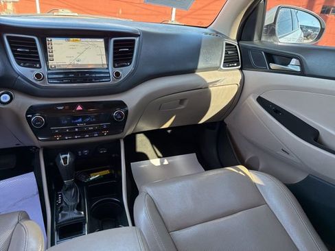Used 2018 Hyundai Tucson SEL Plus w/ Cargo Package AWD/4WD image 12