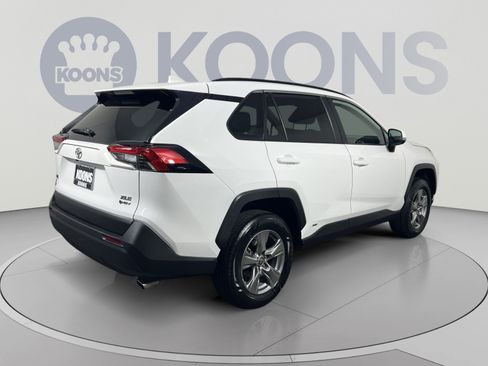 Used 2025 Toyota RAV4 XLE AWD/4WD image 7