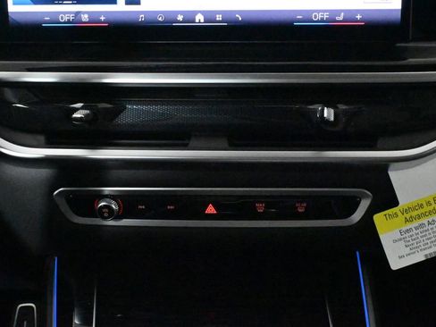 Used 2025 BMW X5 xDrive50e w/ M Sport Package image 25