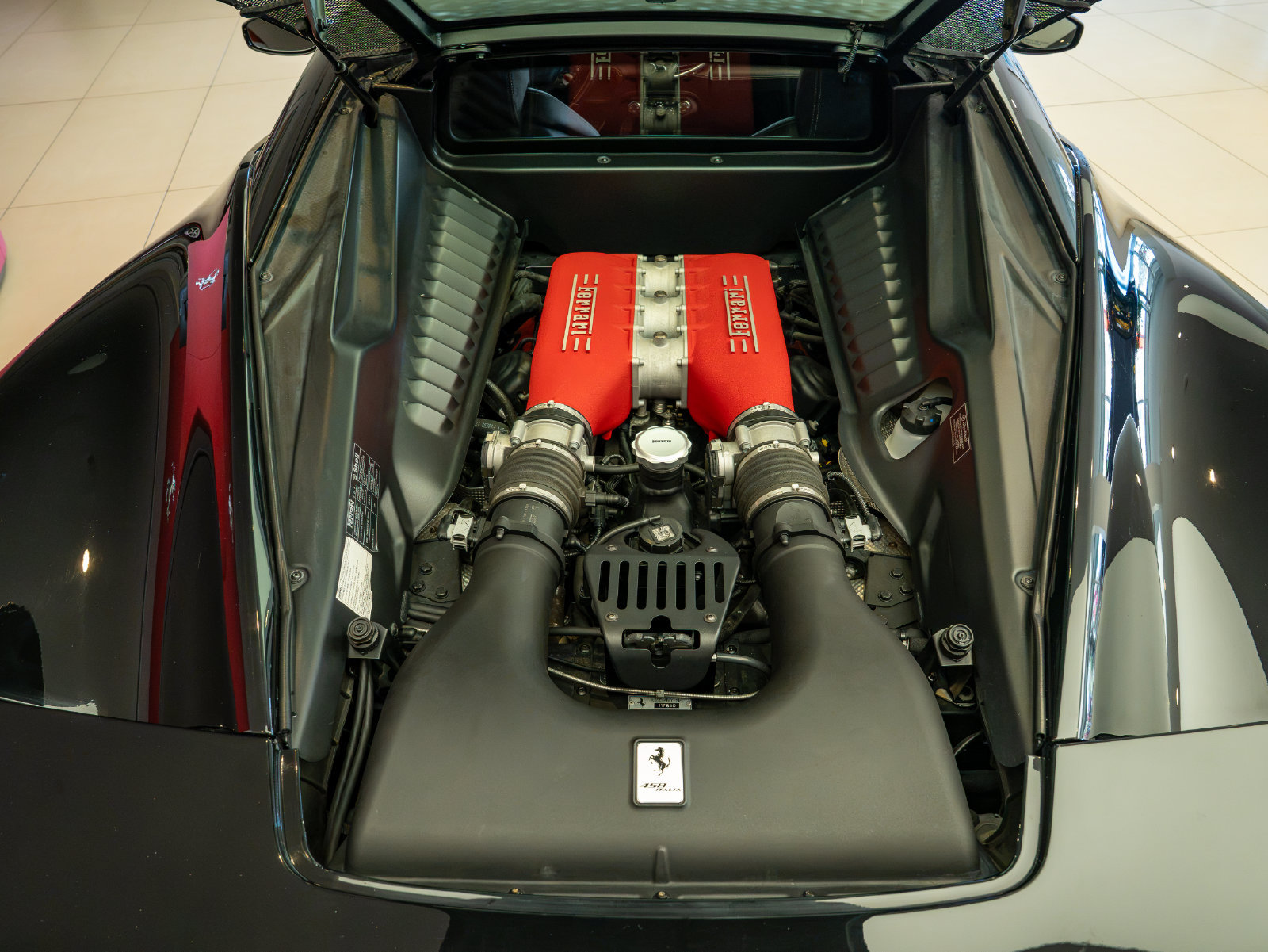Used 2014 Ferrari 458 Italia Coupe RWD image 23