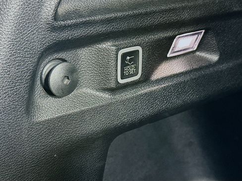 Used 2023 Jeep Grand Cherokee L Laredo AWD/4WD image 31