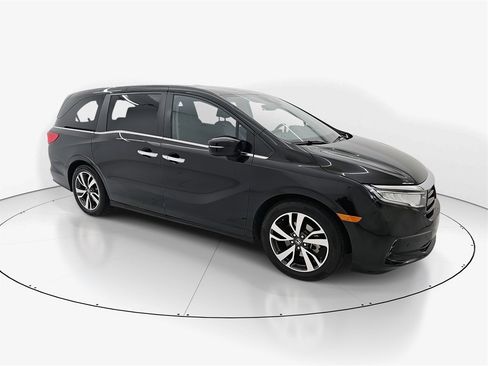 Certified 2023 Honda Odyssey Touring image 4