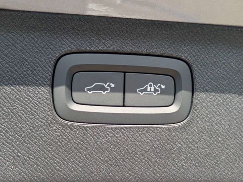 New 2026 Volvo XC90 B6 Plus w/ Protection Package Premier image 14