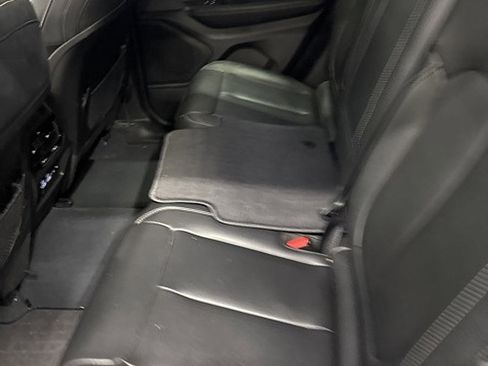 Used 2023 Jeep Grand Cherokee Limited image 8