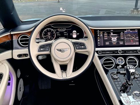 Used 2023 Bentley Continental GT Azure image 5