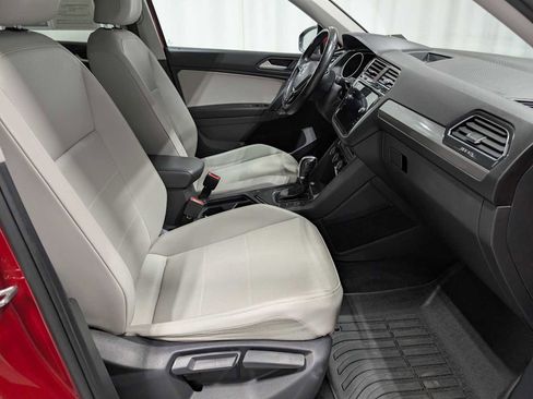 Used 2019 Volkswagen Tiguan SE image 39