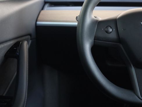 Used 2020 Tesla Model Y Long Range AWD/4WD image 33