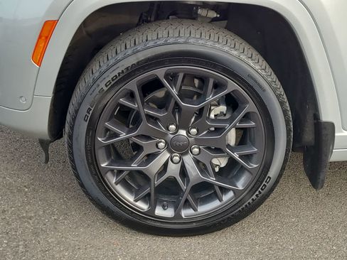 Used 2023 Jeep Grand Cherokee Summit image 16