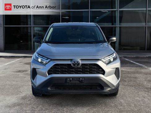 Used 2024 Toyota RAV4 LE AWD/4WD image 12