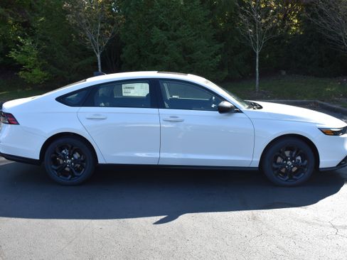New 2025 Honda Accord SE image 9