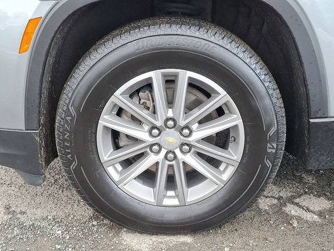 Used 2024 Chevrolet Traverse LT image 33