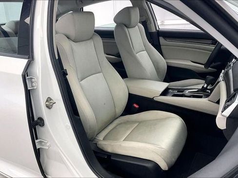 Used 2019 Honda Accord LX image 7