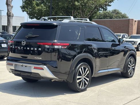 Used 2023 Nissan Pathfinder Platinum FWD image 3
