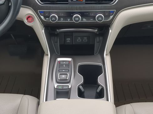 Used 2021 Honda Accord Touring image 16