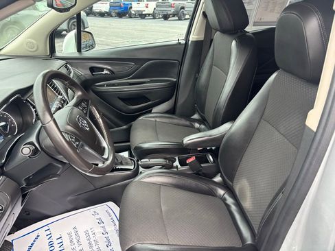 Used 2021 Buick Encore Preferred image 9