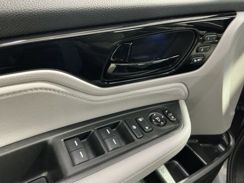 Used 2024 Honda Odyssey Touring image 16