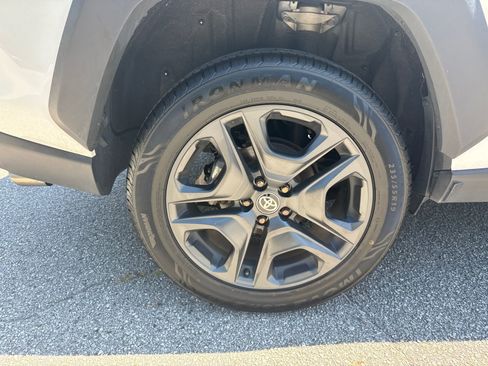 Used 2024 Toyota RAV4 Adventure image 17