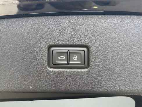 Certified 2025 Audi RS Q8 performance image 61