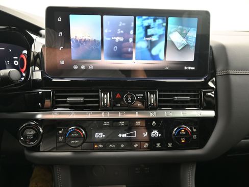 New 2026 Nissan Pathfinder Platinum FWD image 15