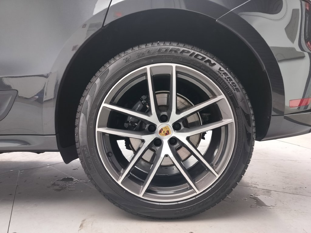 Certified 2024 Porsche Macan Turbo AWD/4WD image 28