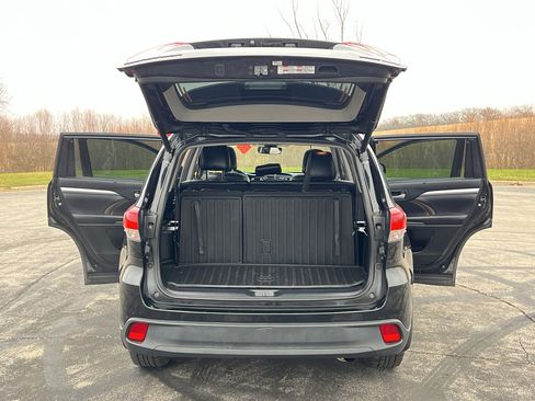 Used 2018 Toyota Highlander XLE image 38