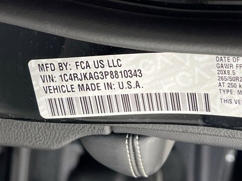 Used 2023 Jeep Grand Cherokee L Laredo AWD/4WD image 31