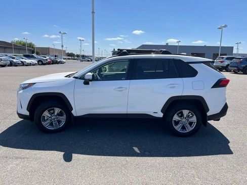 Used 2025 Toyota RAV4 XLE w/ Convenience Package AWD/4WD image 8