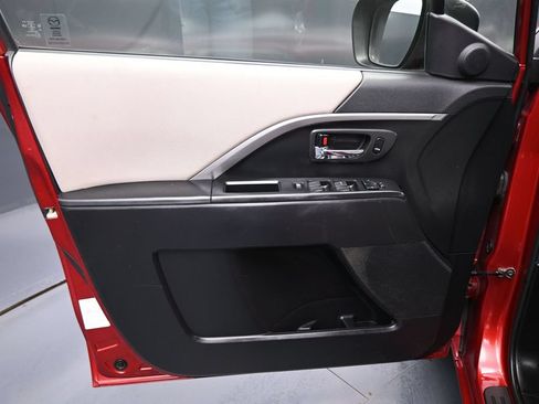 Used 2013 MAZDA MAZDA5 Sport FWD image 10