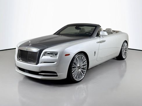 Used 2016 Rolls-Royce Dawn RWD image 13