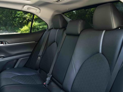 Used 2021 Toyota Prius Prime XLE FWD image 18