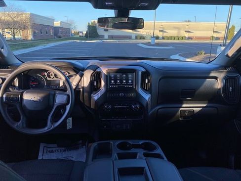 Used 2019 Chevrolet Silverado 1500 Custom Trail Boss w/ Custom Convenience Package image 2