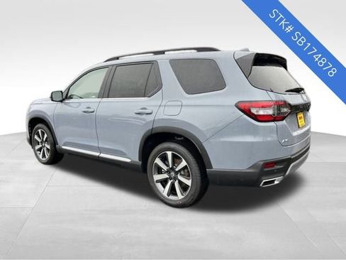 New 2025 Honda Pilot Touring image 5