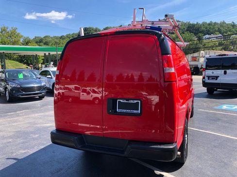 Used 2021 Chevrolet Express 2500 w/ Driver Convenience Package RWD image 5