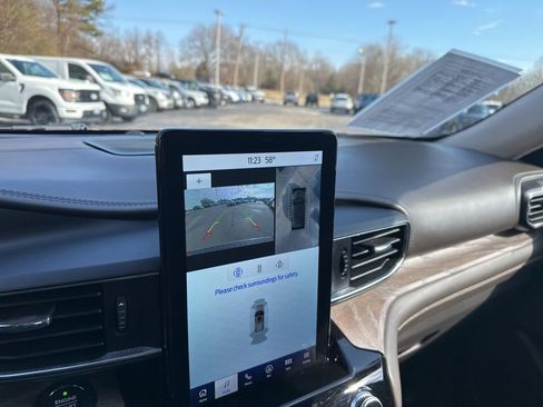 Used 2021 Ford Explorer Platinum w/ Equipment Group 601A image 29