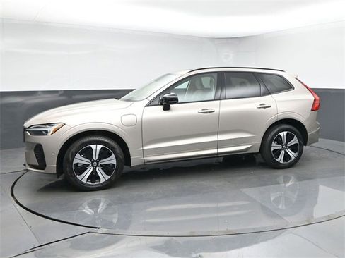 Used 2024 Volvo XC60 T8 Plus w/ Protection Package Premier image 4