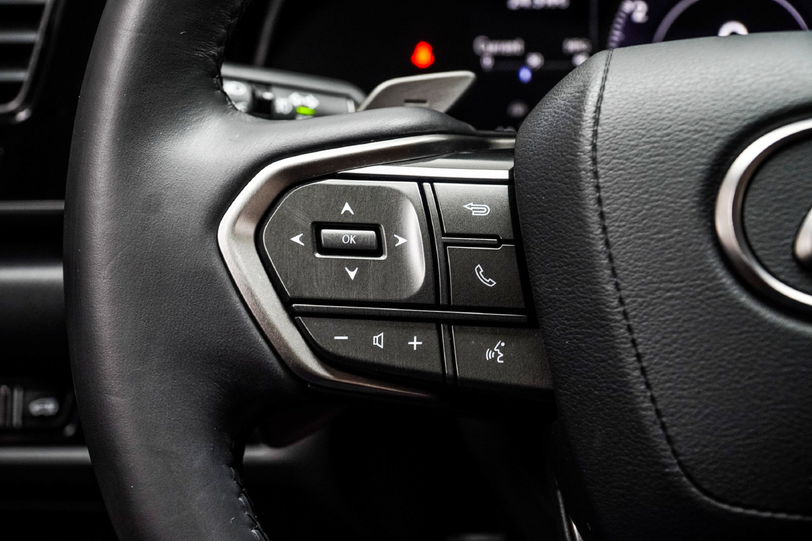 Used 2024 Lexus NX 250 FWD w/ Towing Package (2000 Lbs) image 25