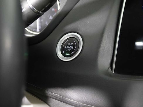 Used 2022 Cadillac XT4 Luxury AWD/4WD image 22