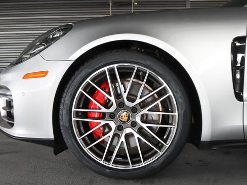 Certified 2023 Porsche Panamera GTS image 27