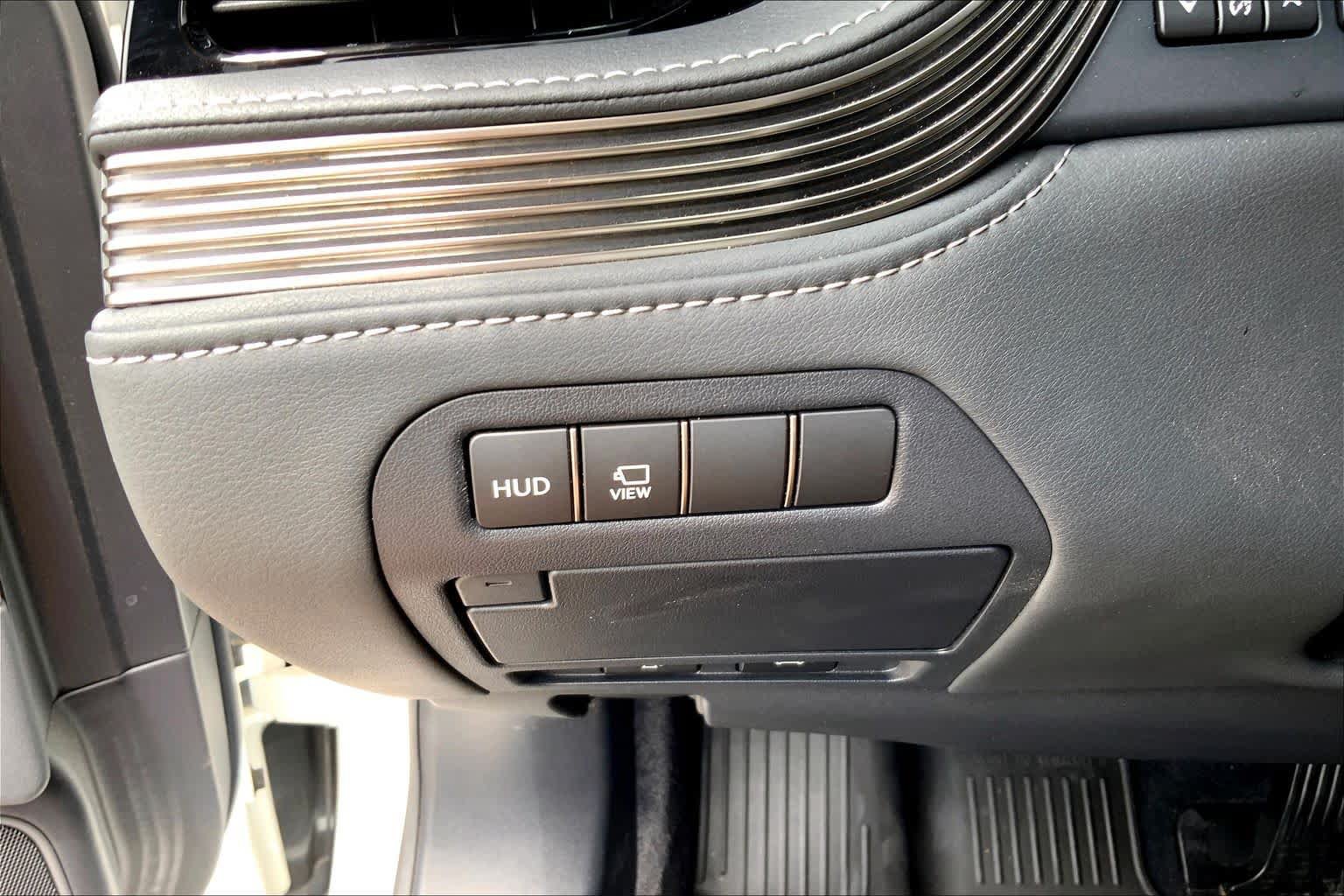 Used 2022 Lexus LS 500 w/ Interior Upgrade Package RWD image 33