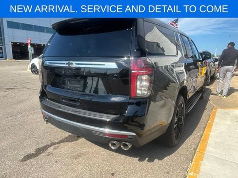 Certified 2023 Chevrolet Suburban High Country w/ Advanced Technology Package AWD/4WD image 6