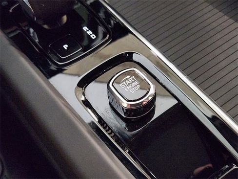 Used 2024 Volvo S60 B5 Core image 21